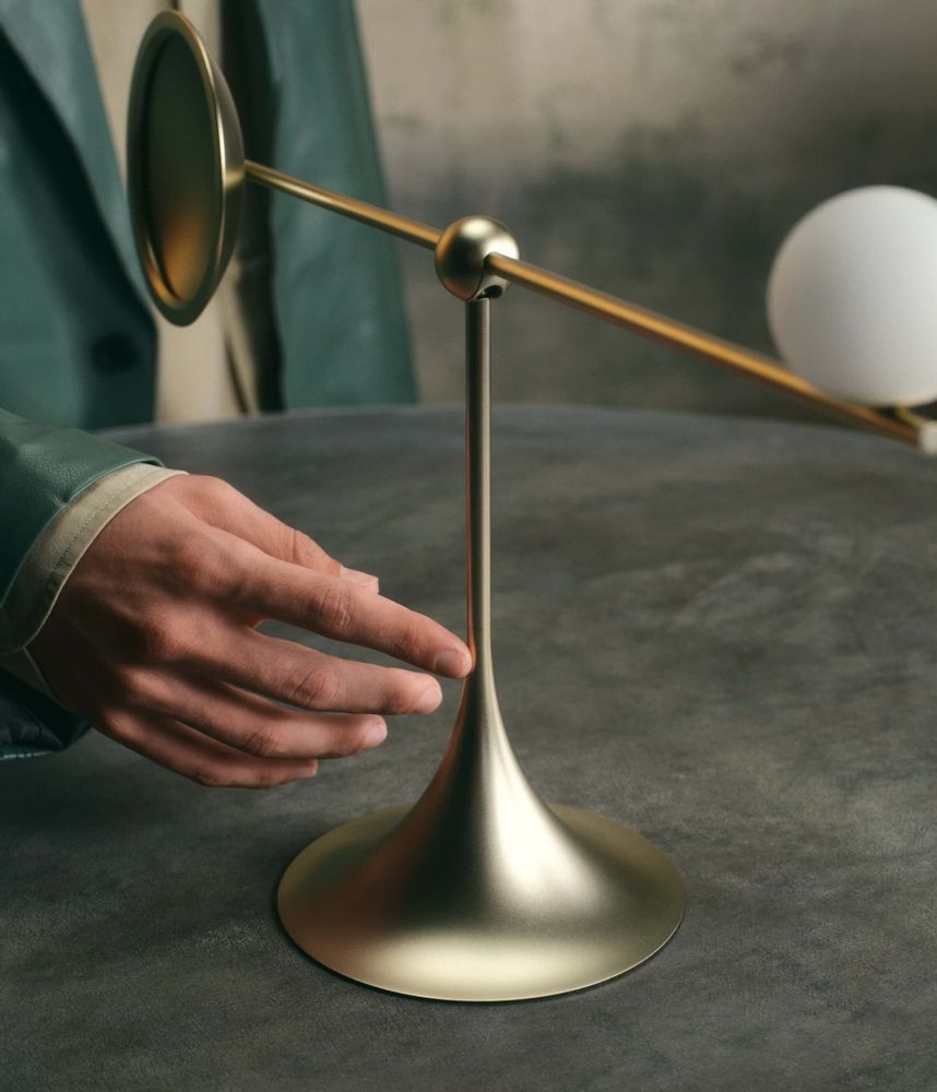 Lampes de bureau - Lampe de bureau Ovo argent mat - LUMIO