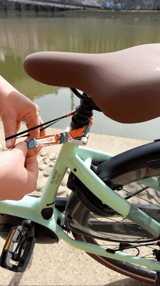Prêt-à-porter - L'attache-jupe pour les femmes cyclistes - SUZON & SUZETTE