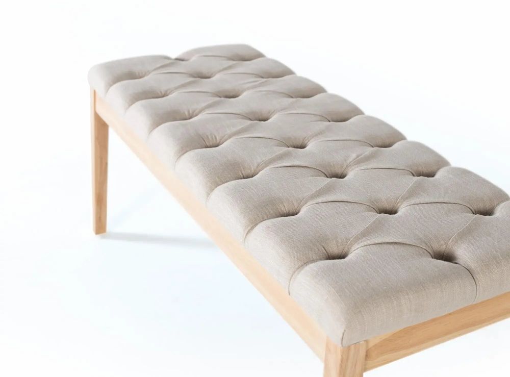 Wardrobe - Natural pine and beige fabric bench - GINER Y COLOMER