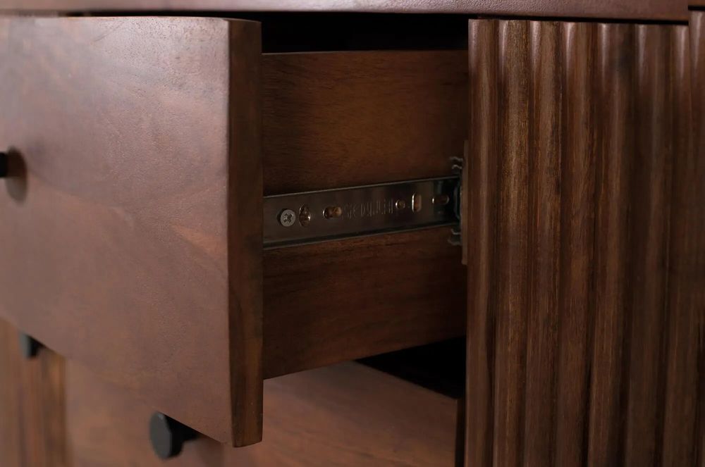 Buffets - Buffet avec 2 portes et 3 tiroirs en bois d'acacia et pieds en métal - GINER Y COLOMER