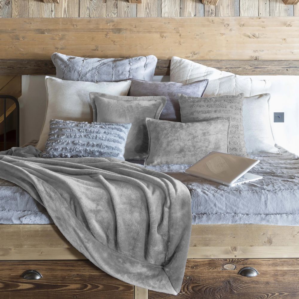 Throw blankets - Tender Throw Blanket Perle 150 X 200 - MAISON VIVARAISE - SDE VIVARAISE WINKLER
