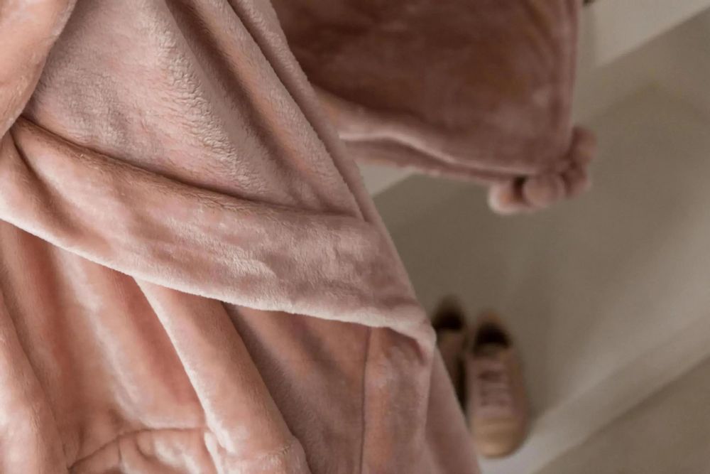 Throw blankets - Tender Throw Blanket Aubepine 150 X 200 - MAISON VIVARAISE - SDE VIVARAISE WINKLER
