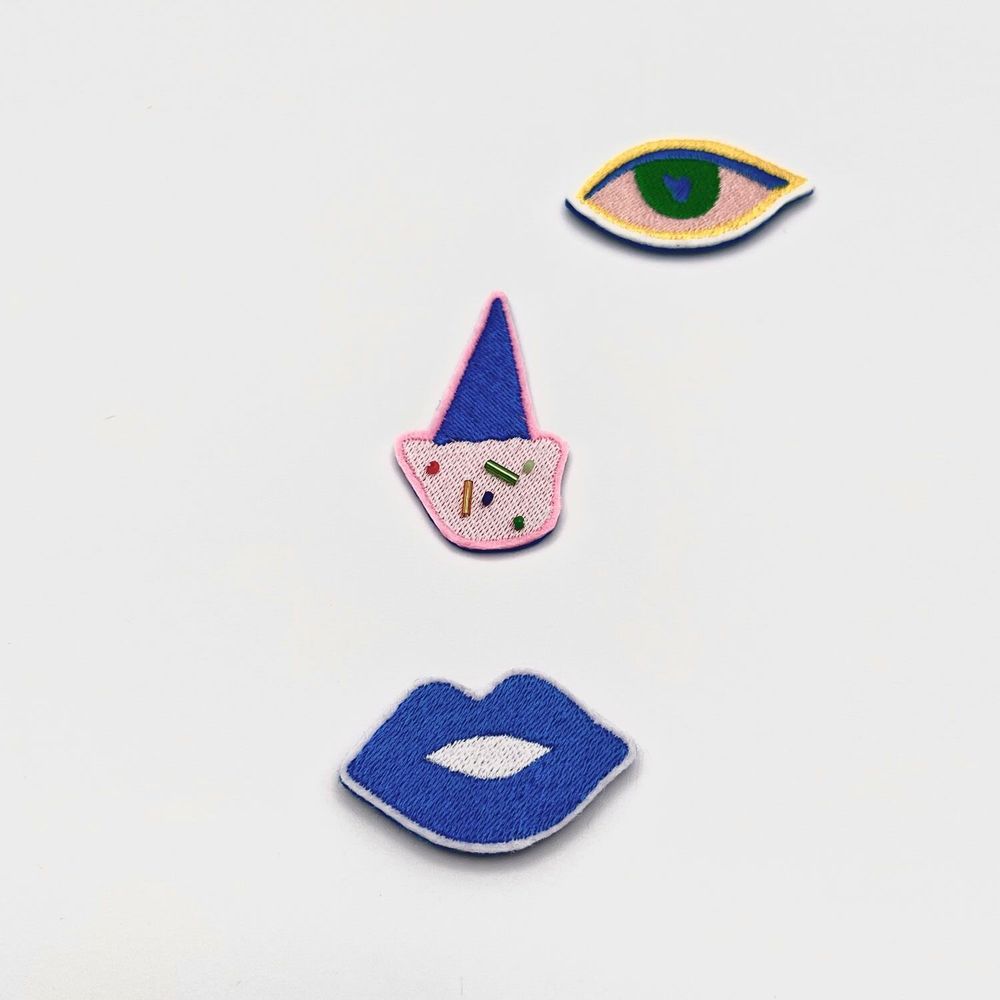 Cadeaux - Pin’s brodé "Ice Cream – Un talisman fondant, brodé de joie - PETIT POIRIER