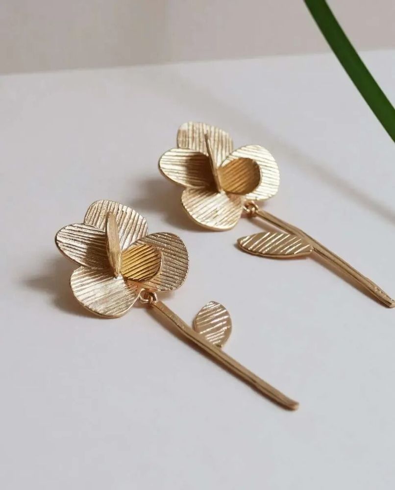 Jewelry - LONG GOLDEN EARRINGS PAMPALONIA - JOIDART
