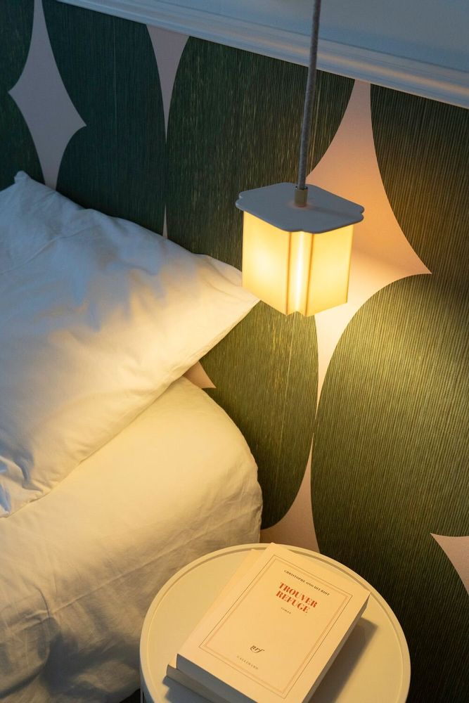 Hanging lights - The Pulchra portable lamp - ÉDITIONS MOUCHE