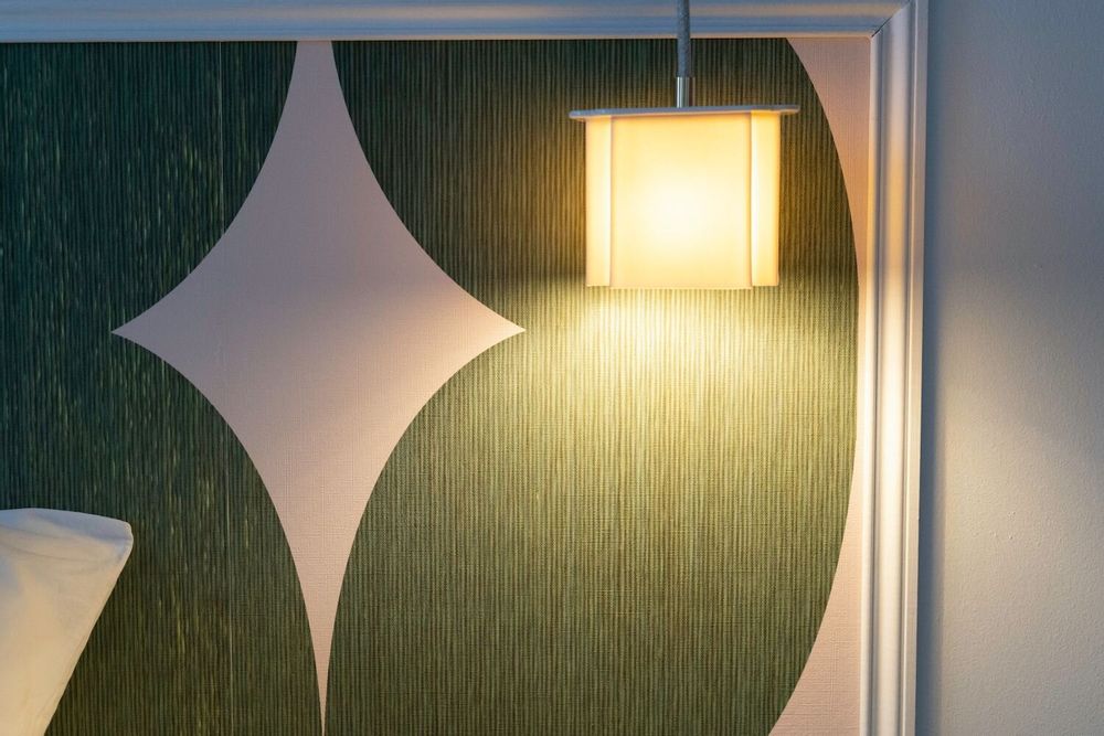 Hanging lights - The Pulchra portable lamp - ÉDITIONS MOUCHE