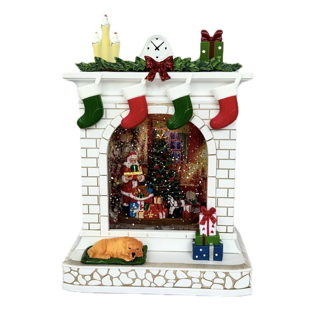 Autres décorations de Noël - Scène de Cheminée LED de Noël – Père Noël Livrant des Cadeaux (LED Blanc Chaud & Musique) – Option DC - BLUE STAR B.V.