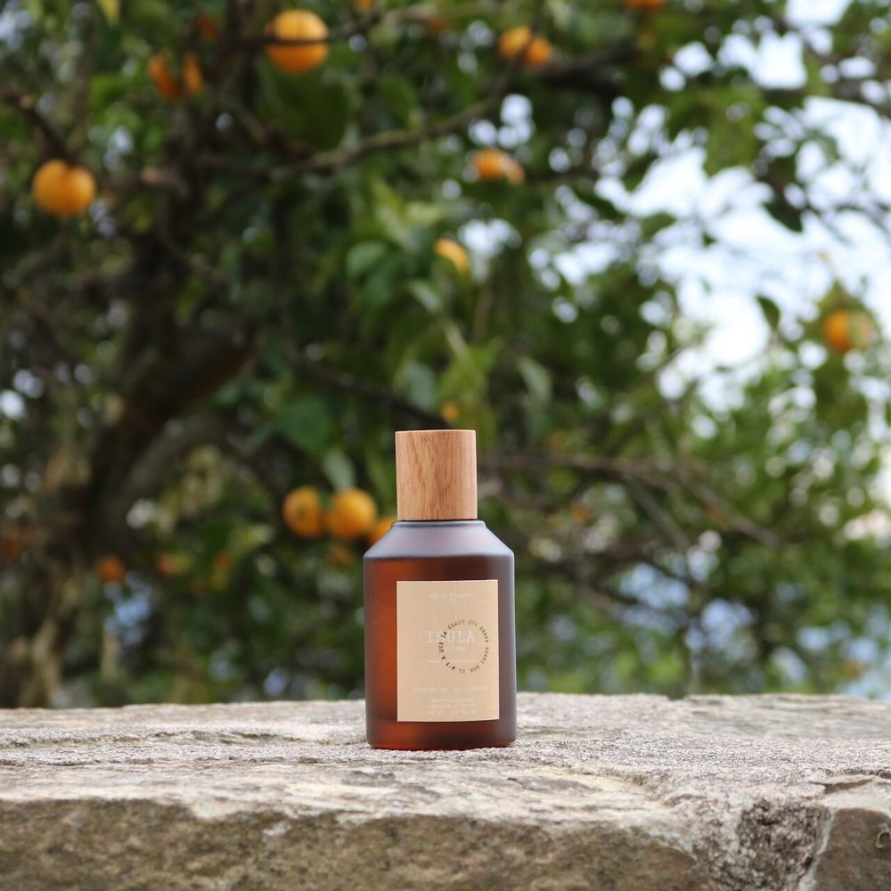 Parfums pour soi et eaux de toilette - Eau de Toilette - Eau de Parfums - Gamme Spa - Gamme Bain - Savon - ISULA PARFUMS & ISULA CASA