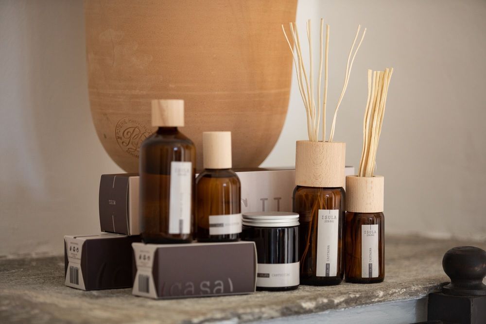 Parfums d'intérieur - Bouquet d'ambiance - Spray d'ambiance - Bougie parfumée - ISULA PARFUMS & ISULA CASA