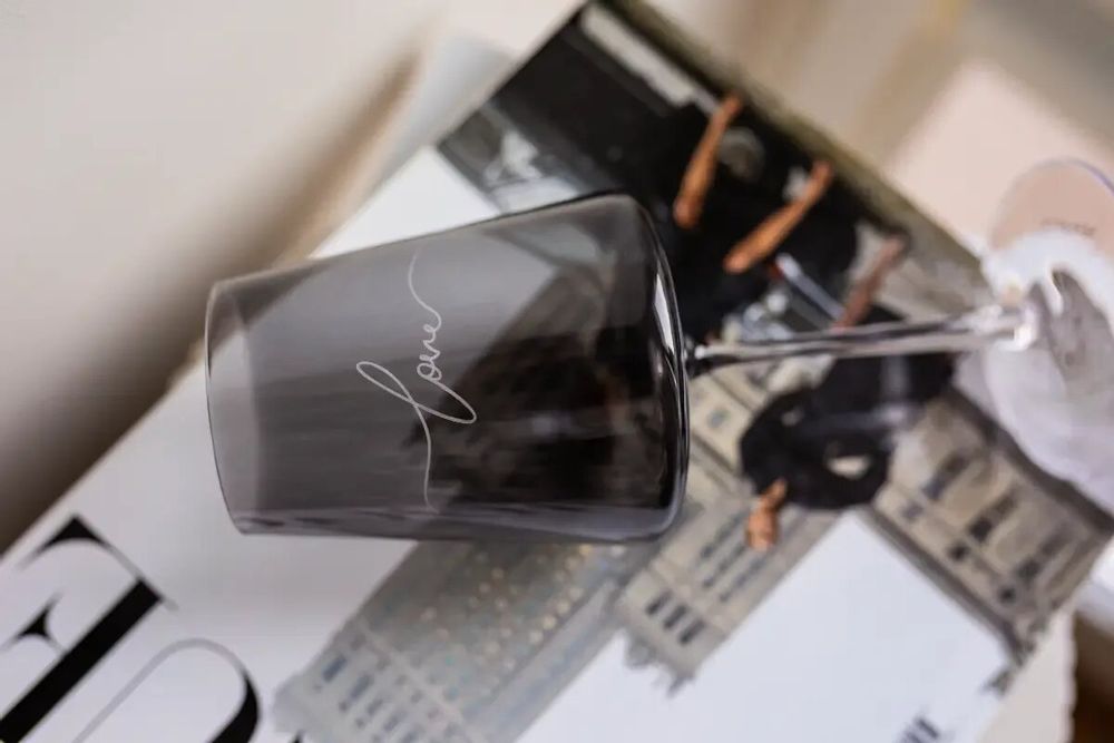 Glass - Vida Coloured Wine Glass Grey with LOVE Engraving - 1 piece 400 ml - PEKALLA CRISTAL GLASS
