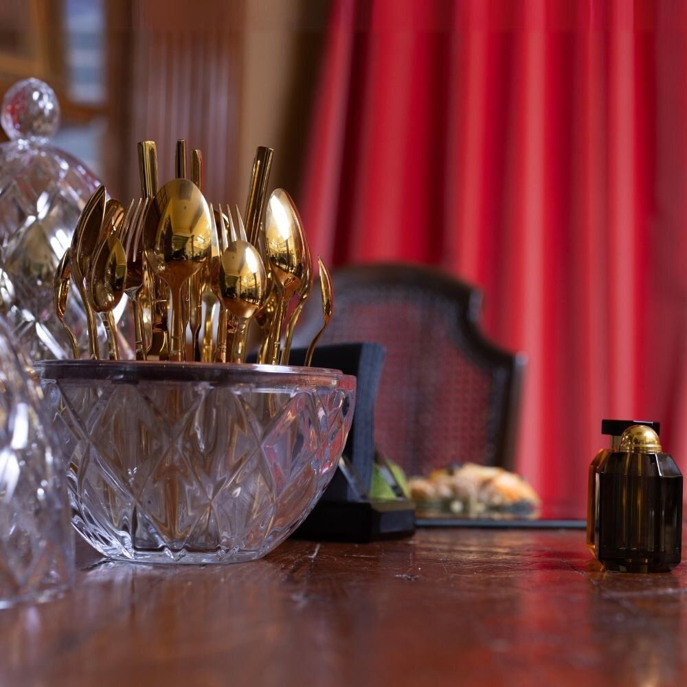 Cutlery set - The Ambrosia 24-Piece Gold Plated Flatware Set in a Crystal Holder - ARCAICO