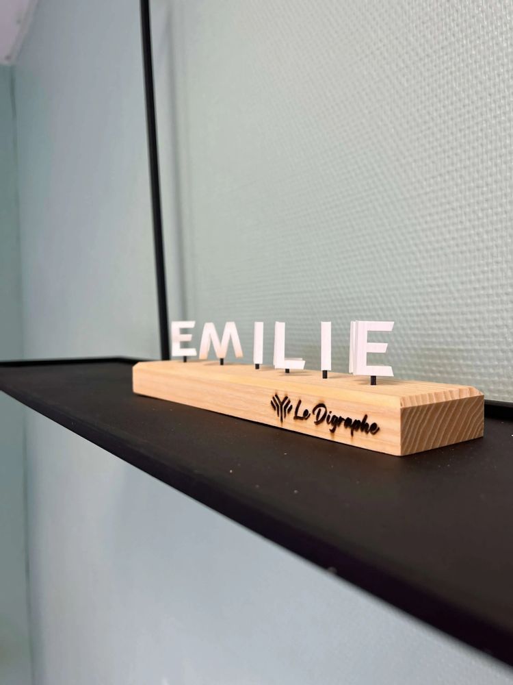 Gifts - 11 Years: Coral Anniversary Digraph - LE DIGRAPHE