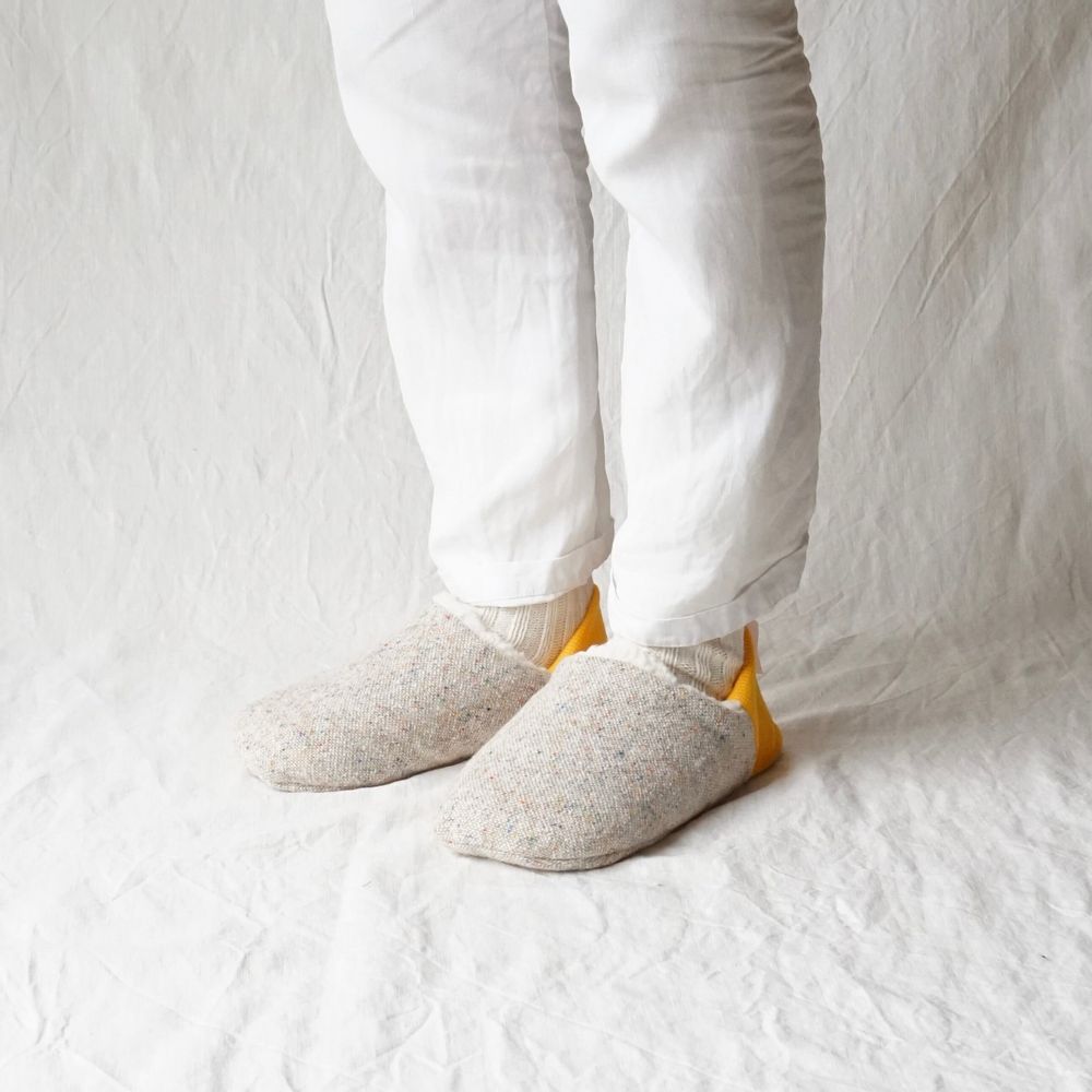 Chaussettes - JAPAN MADE Reversible room shoes / Hopping Nep Tweed × Sheep Boa - MERIPPA