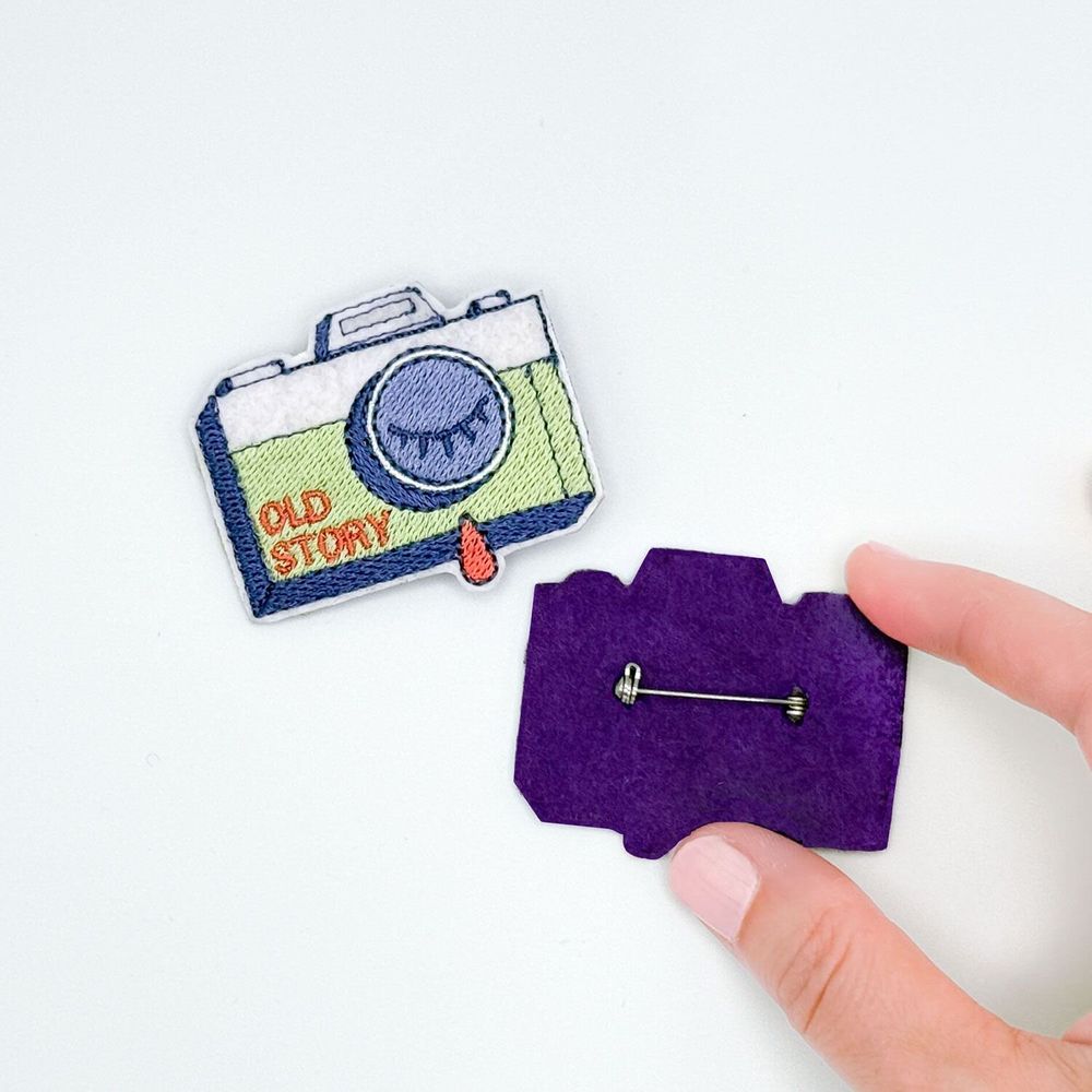 Gifts - Embroidered Brooch “Old Story” – Your Beautiful Story - PETIT POIRIER