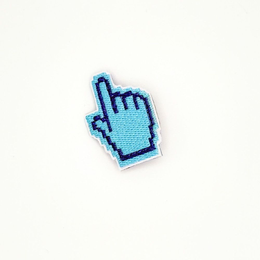 Gifts - “Click” Pixel Pin – The tap that hits the mark - PETIT POIRIER