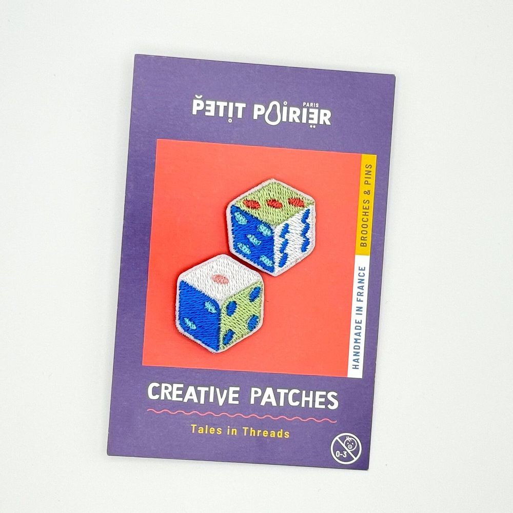 Cadeaux - Pin’s Duo “Dés” – Le hasard à portée de main - PETIT POIRIER