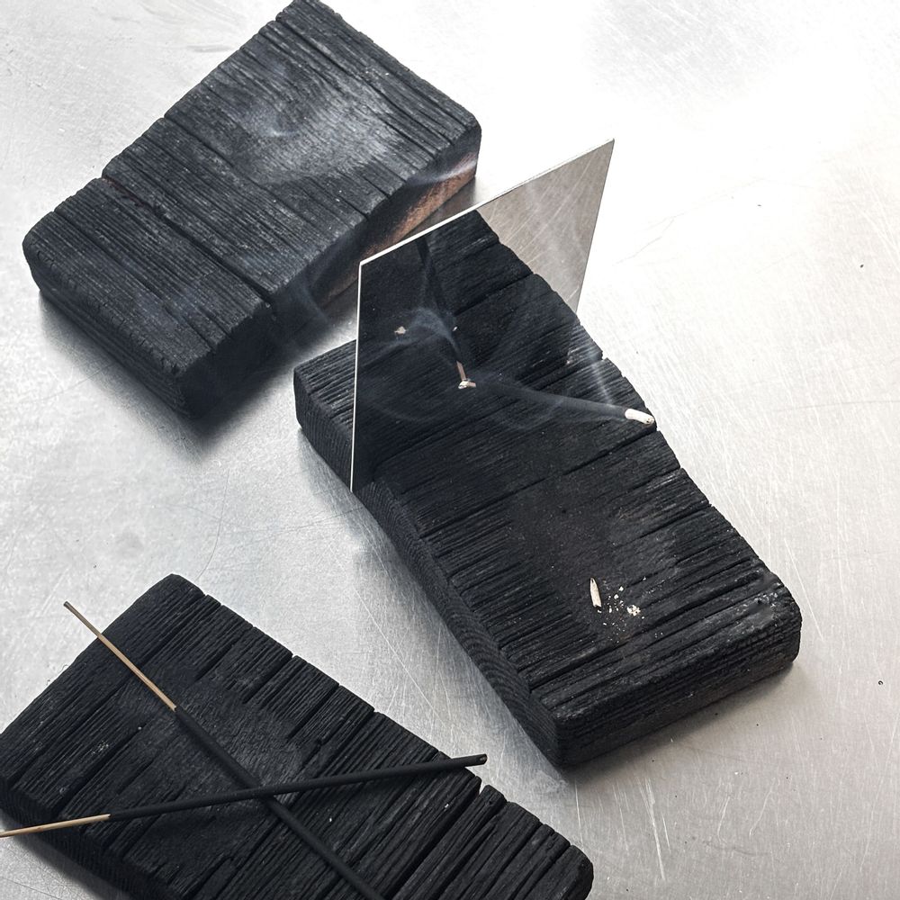 Scent diffusers - Burned Wood Incense Holder - CASE STUDIOS