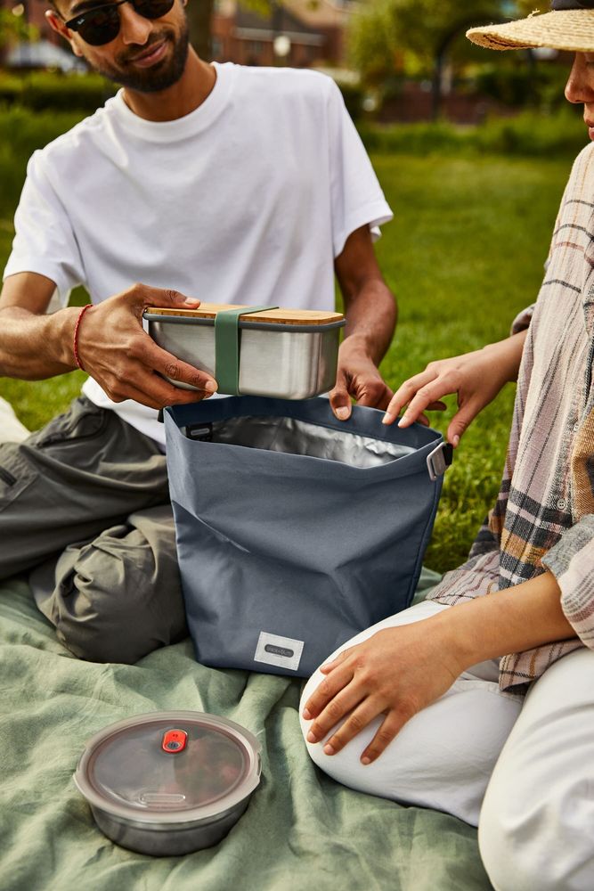 Bags and totes - Insulated Lunch Bag 6.7L - made with recycled PET - BLACK+BLUM EUROPE