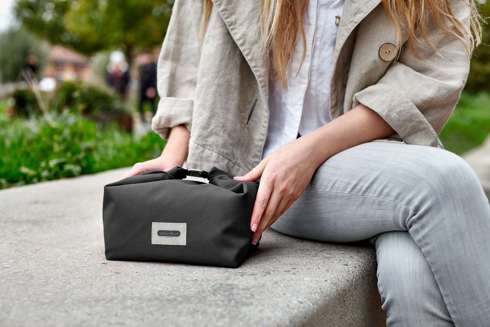 Bags and totes - Insulated Lunch Bag 6.7L - made with recycled PET - BLACK+BLUM EUROPE
