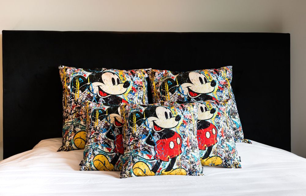 Coussins textile - Coussin décoratif Mickey 45 x 45 - Design by Anne Mondy - ARTDECORIS