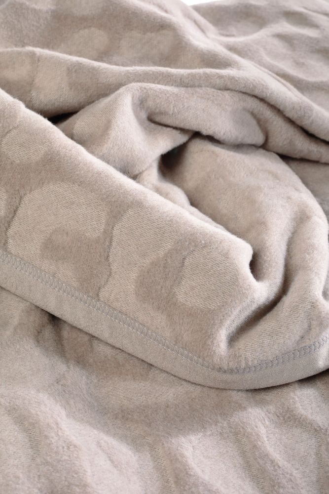 Throw blankets - Blanket Feel Leo - BIEDERLACK