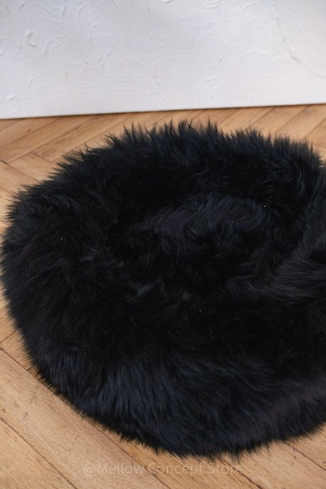 Beds - Round Natural Sheepskin Pet Bed - Black - MELLOW CONCEPT STORE