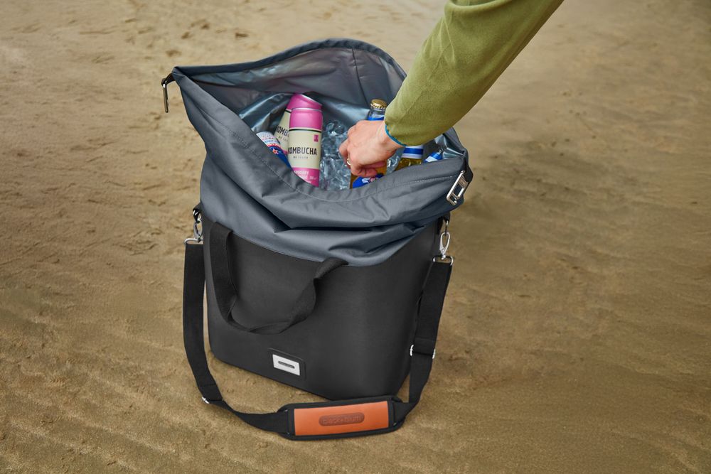 Cuisines de jardin - Glacière Isotherme 25L - Fabriqué avec du PET recyclé - BLACK+BLUM EUROPE