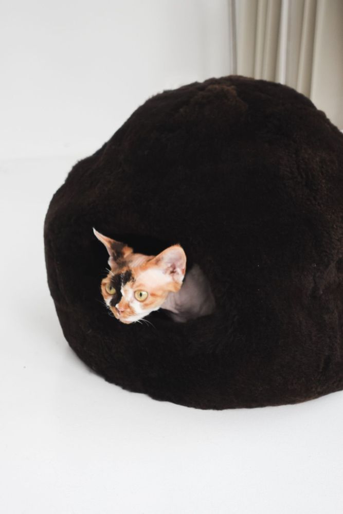 Beds - Nest Natural Sheepskin Pet Bed - Brown - MELLOW CONCEPT STORE
