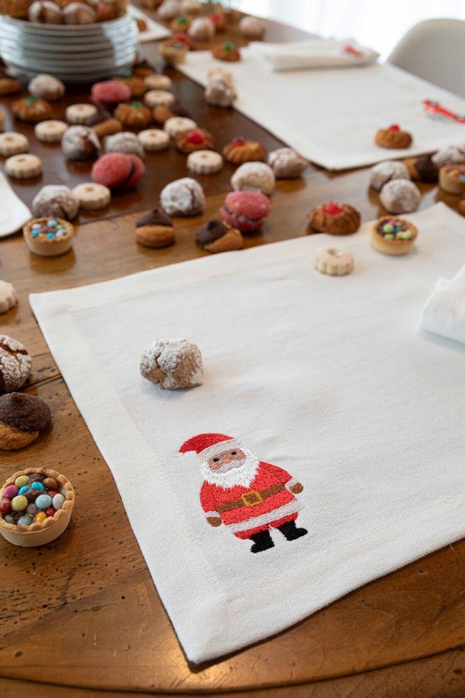 Table linen - UNI — 6 embroidered placemats made of pure linen - NORA V