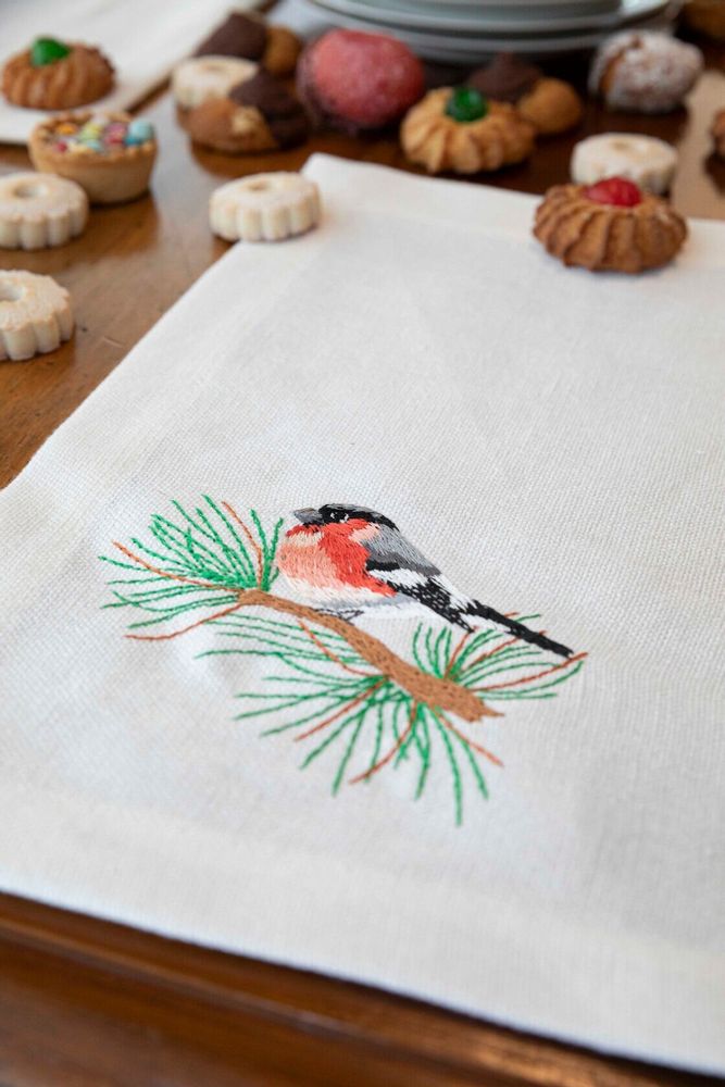 Table linen - UNI — 6 embroidered placemats made of pure linen - NORA V