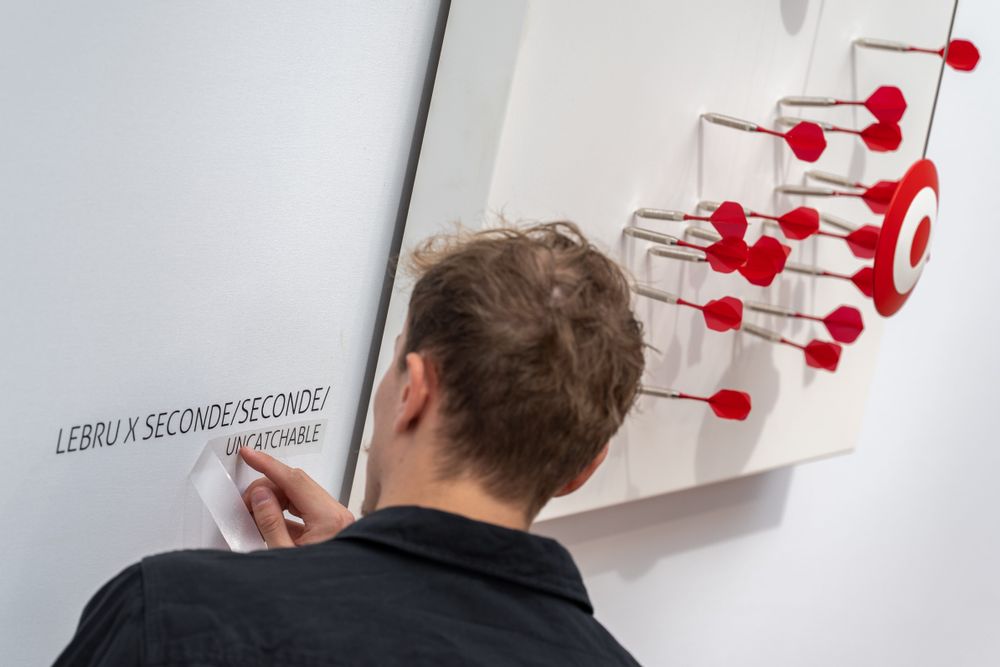 Design objects - “UNCATCHABLE” UTINAM Philippe LEBRU clock x second/second/ - UTINAM GRANDE HORLOGERIE