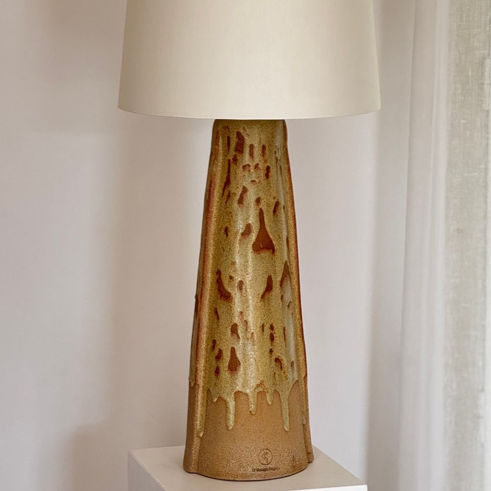 Ceramic - Conical sculpted table lamp - TERRACOTTA collection - DI VINCENZO POUJOULA
