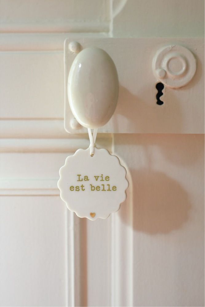 Decorative objects - Porcelain wall jewelry - BAUBELS
