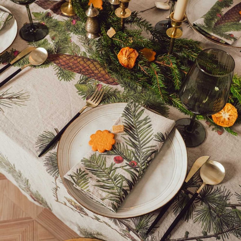 Assiettes de réception - CONIFEURS │ Serviettes en lin 100% - LINOROOM 100% LINEN TEXTILES