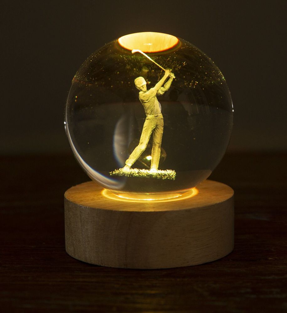 Cadeaux - Veilleuse verre gravée sur base en bois LED avec télécommande. - LIGHT ME UP