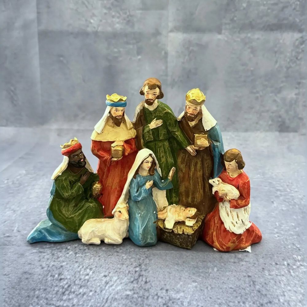 Crèches et santons - Crèche Compacte – Figurine Peinte à la Main en Une Seule Pièce - BLUE STAR B.V.
