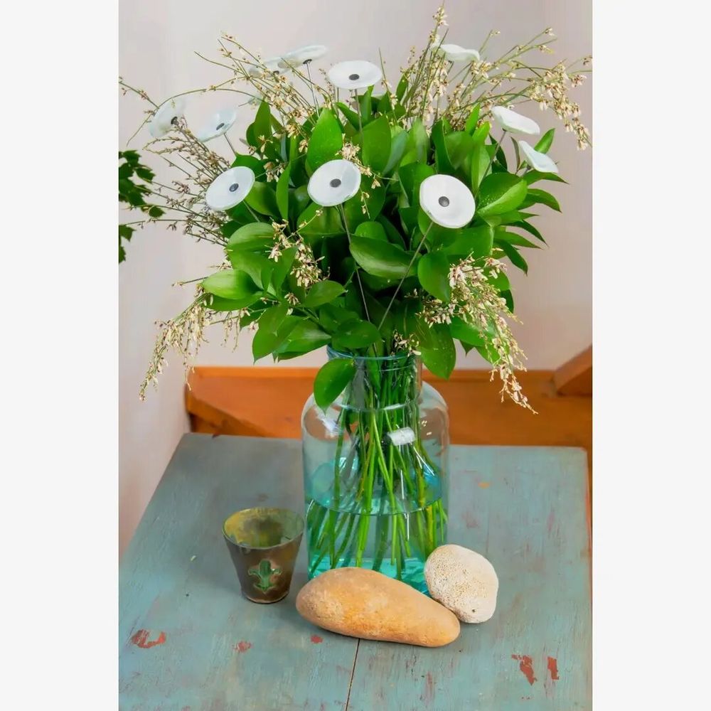 Garden accessories - Round glass flower for outdoor in white colour - CARNEOL GLASS