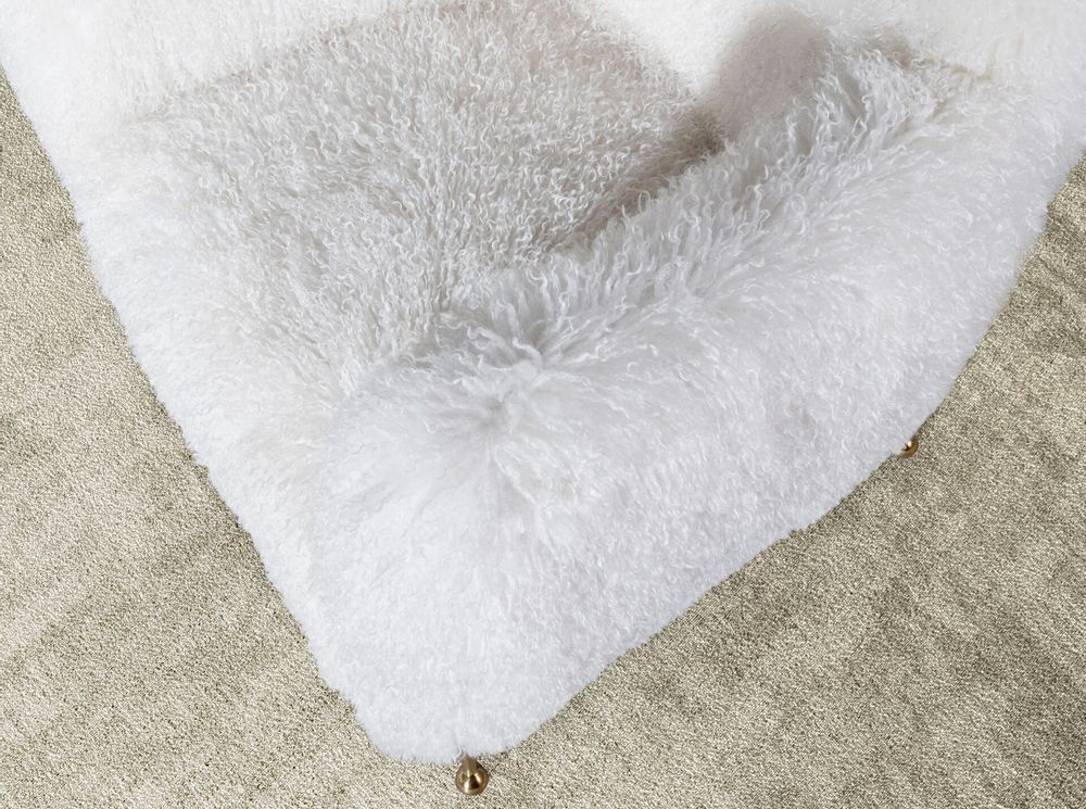 Fauteuils - Fauteuil en tissu blanc à poils longs - ANGEL CERDÁ