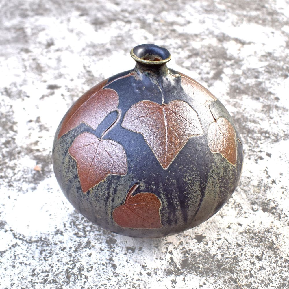 Objets de décoration - Petite boule lierre art déco - CÉRAMIQUE HELENE RAYMOND