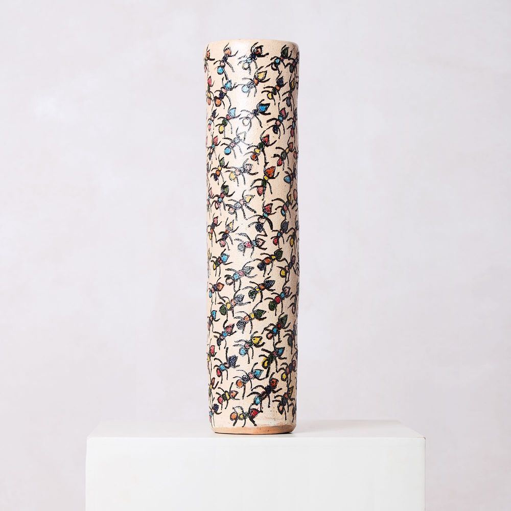 Vases - Vase tubulaire en argile peint multicolore avec fourmis - HUAKAL