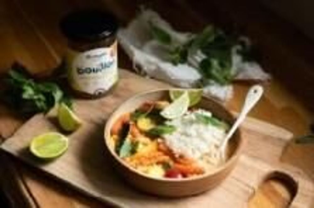 Delicatessen - Turmeric Chicken Bone Broth - OUMAMI