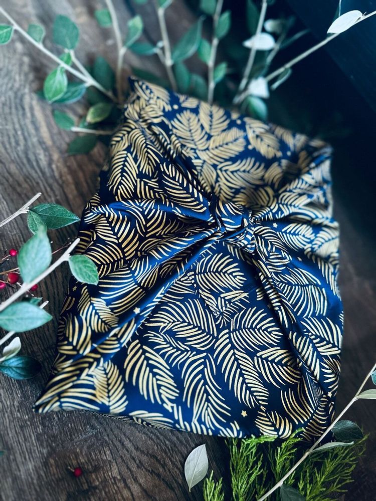 Cadeaux - 'Le chandelier' Emballage Furoshiki en Coton Recyclé Taille S 35x35cm - CARÉDEAU PAPIER CADEAU RÉUTILISABLE