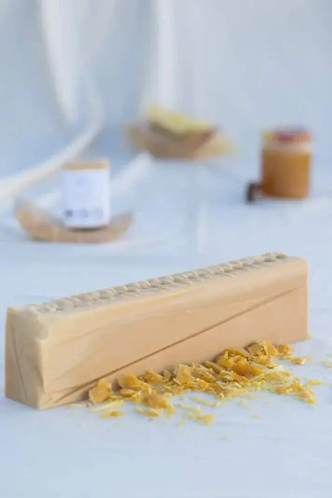 Cosmétiques - Savon bio doux - Cire d'abeille & Miel - NOUS LE SAVONS