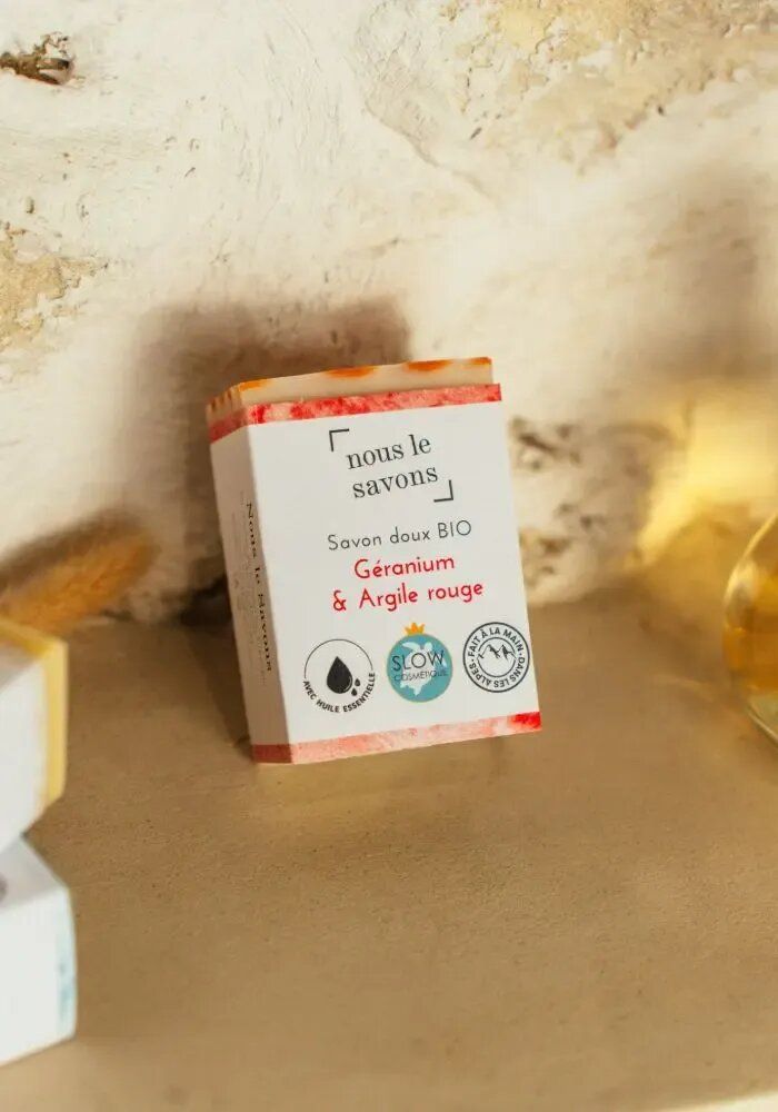 Cosmétiques - Savon bio doux - Géranium & Argile rouge - NOUS LE SAVONS