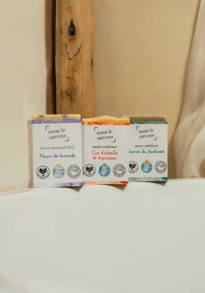 Cosmétiques - Savon bio exfoliant - Fleurs de lavande - NOUS LE SAVONS