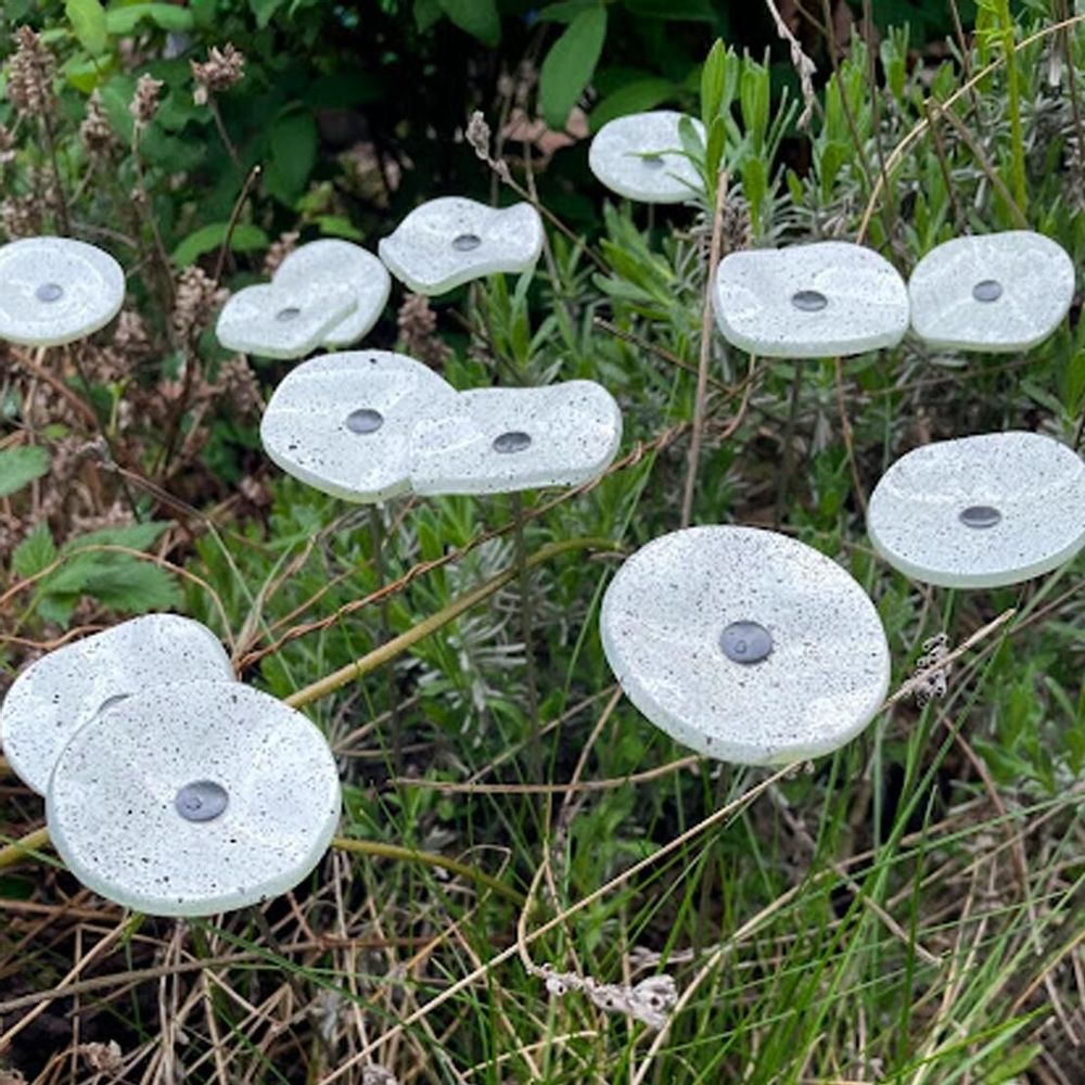 Garden accessories - Small Glass Flower For Outside In White-Black - CARNEOL GLASS
