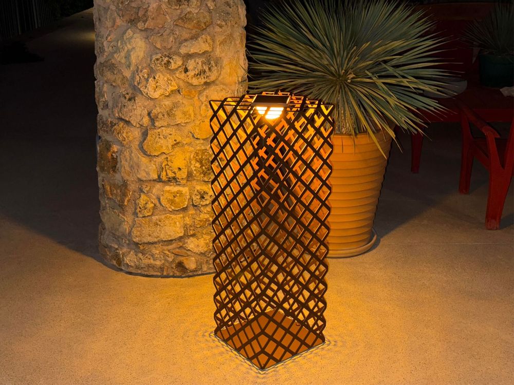 Moveable lighting - l'X-3 solar lantern - LYX LUMINAIRES