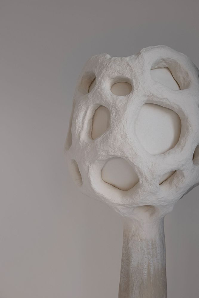 Lampadaires - Lampadaire sculptural Buton — Base en biocomposite et abat-jour en lin - PLETOSTUDIO