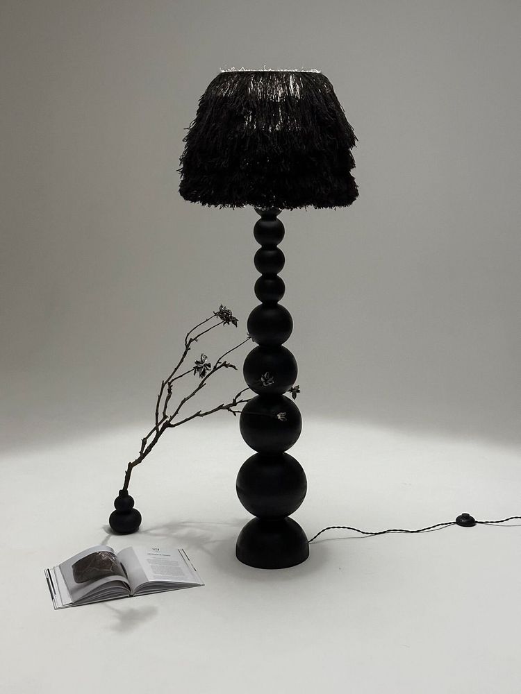 Lampadaires - Lampadaire WABI Japandi — Bois et laine carbonisés faits à la main - PLETOSTUDIO