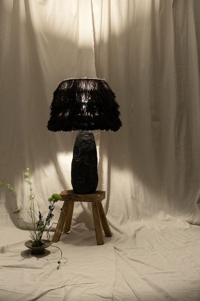 Lampes de table - Lampe de table Smola en laine — Éclairage écologique Japandi & Wabi-Sa - PLETOSTUDIO